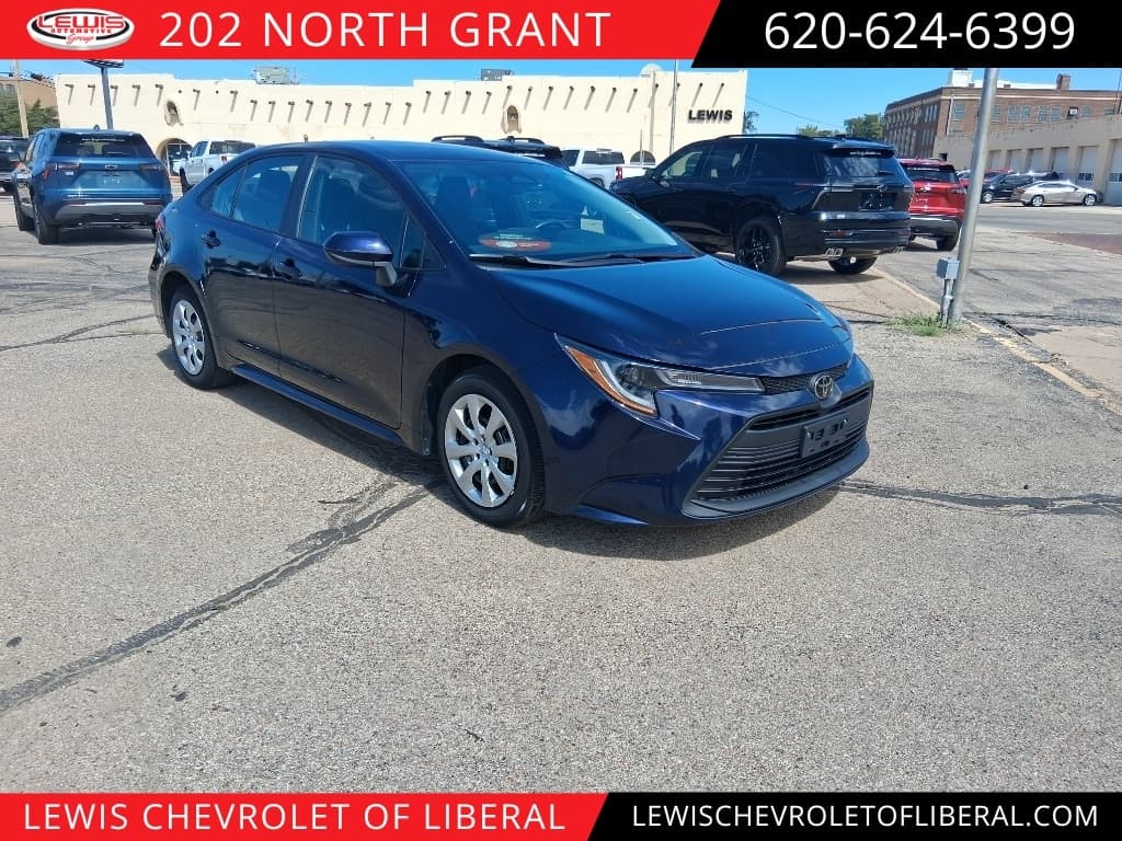 2025 Toyota Corolla LE — photo 1 of 18