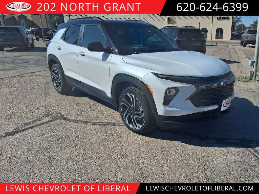 2025 Chevrolet Trailblazer RS — photo 1 of 16