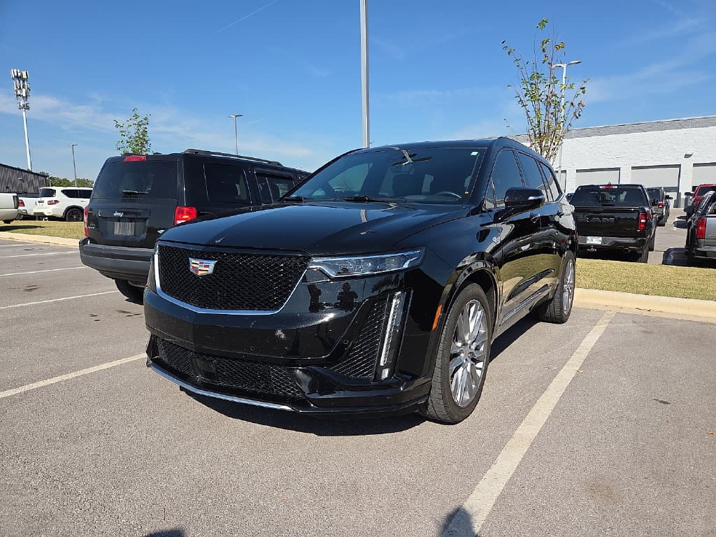 2021 Cadillac XT6 Sport — photo 1 of 6