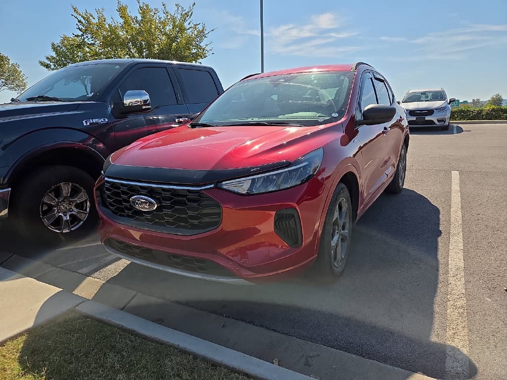2023 Ford Escape ST-Line — photo 1 of 6