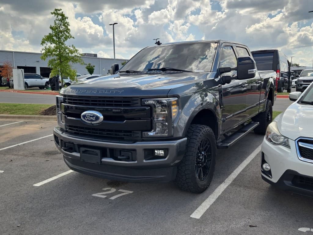 2019 Ford Super Duty F-250 SRW LARIAT — photo 1 of 6