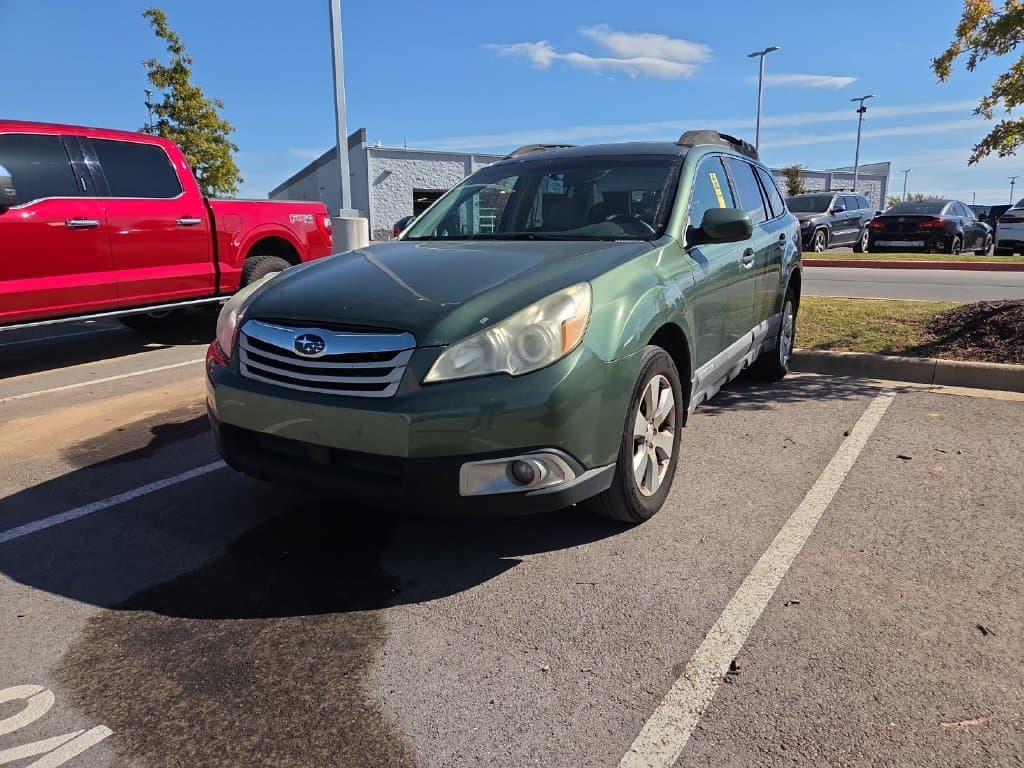 2010 Subaru Outback Premium — photo 1 of 6