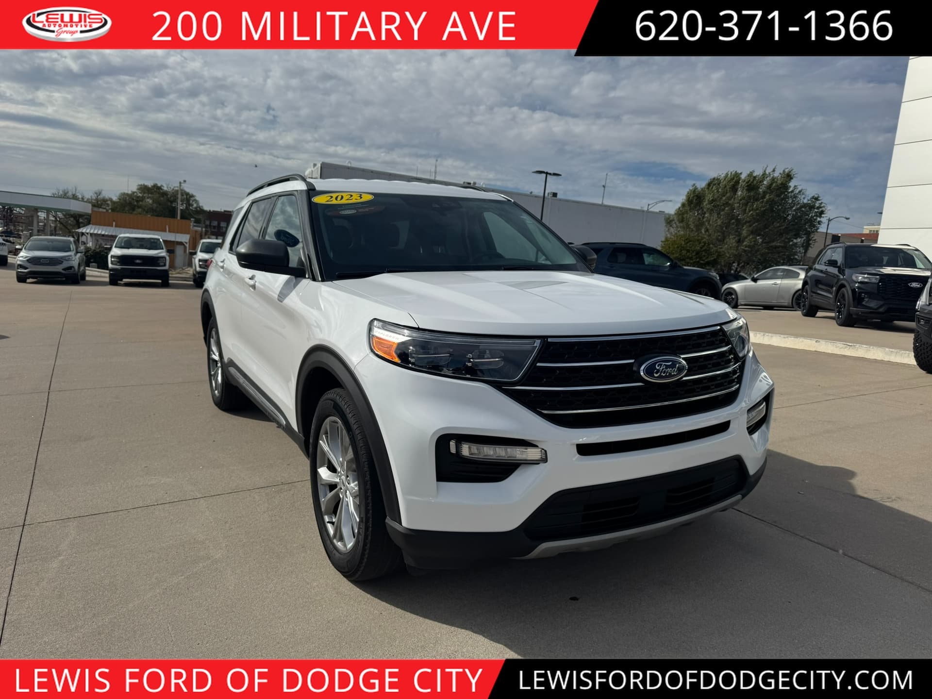 2023 Ford Explorer XLT — photo 1 of 32