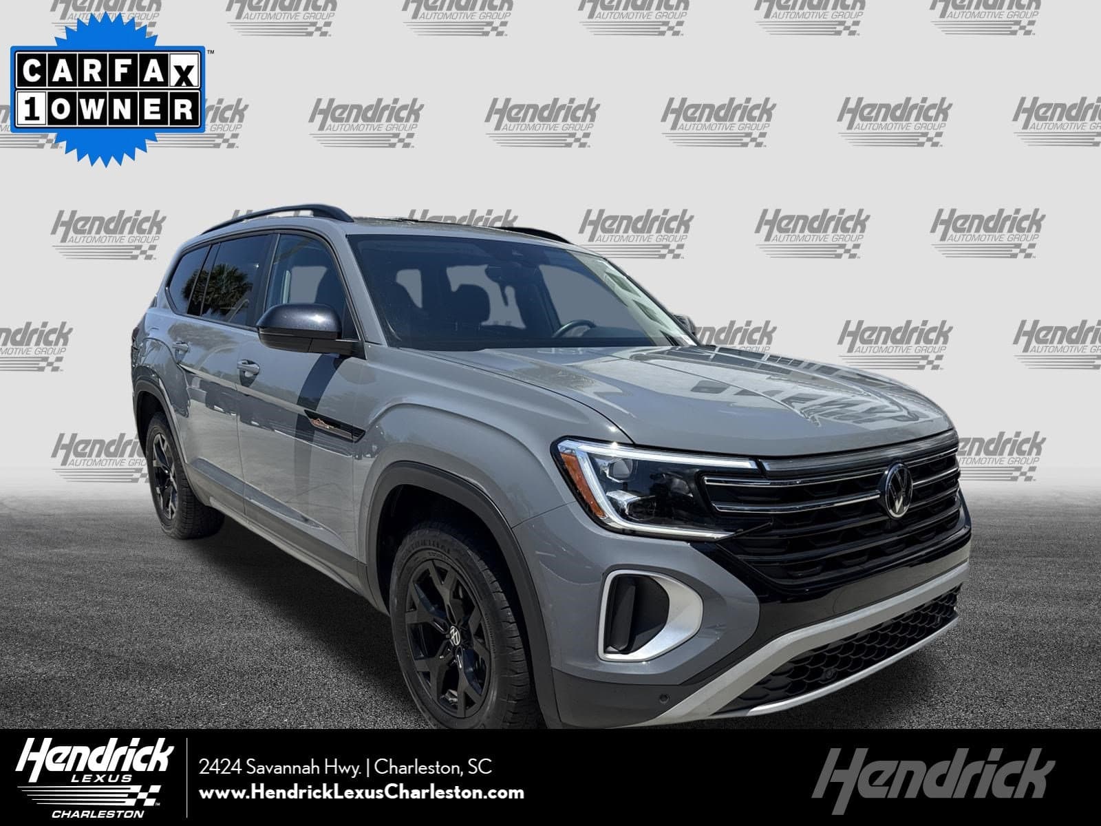 2024 Volkswagen Atlas 2.0T Peak Edition SE w/Technology — photo 1 of 34