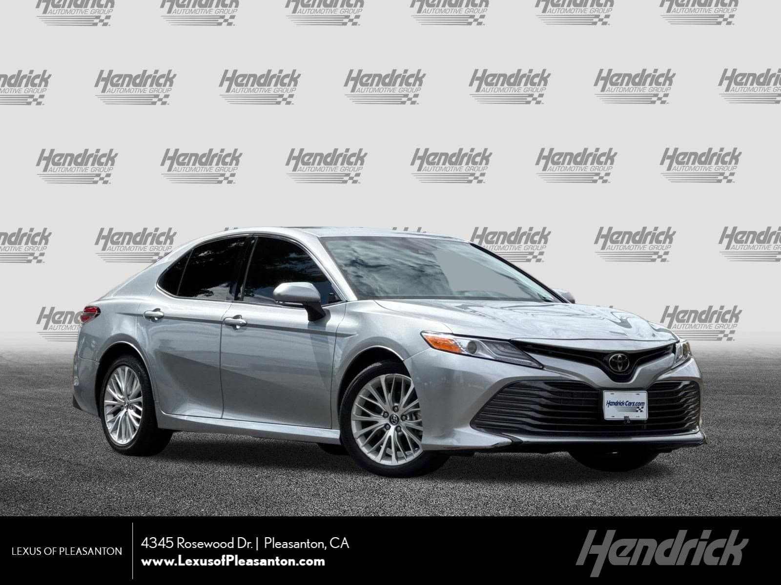 2019 Toyota Camry XLE — photo 1 of 38
