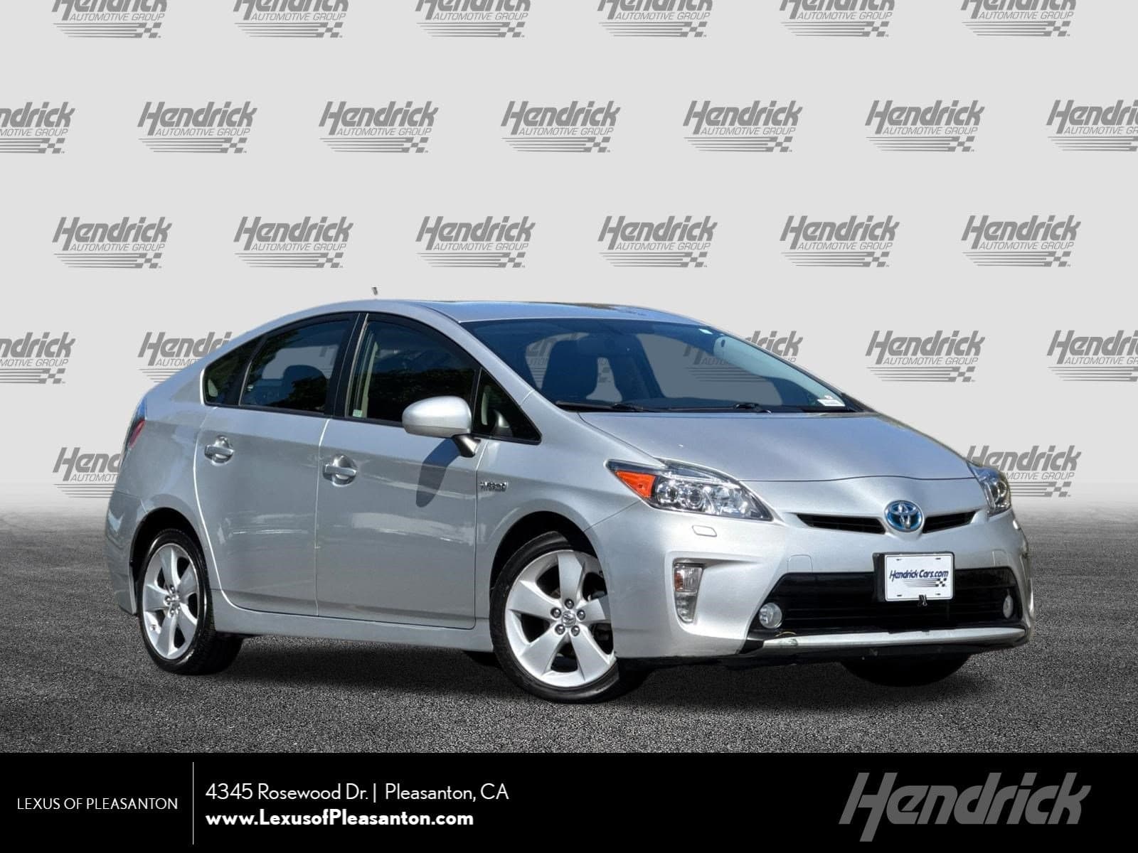 2015 Toyota Prius Five — photo 1 of 39