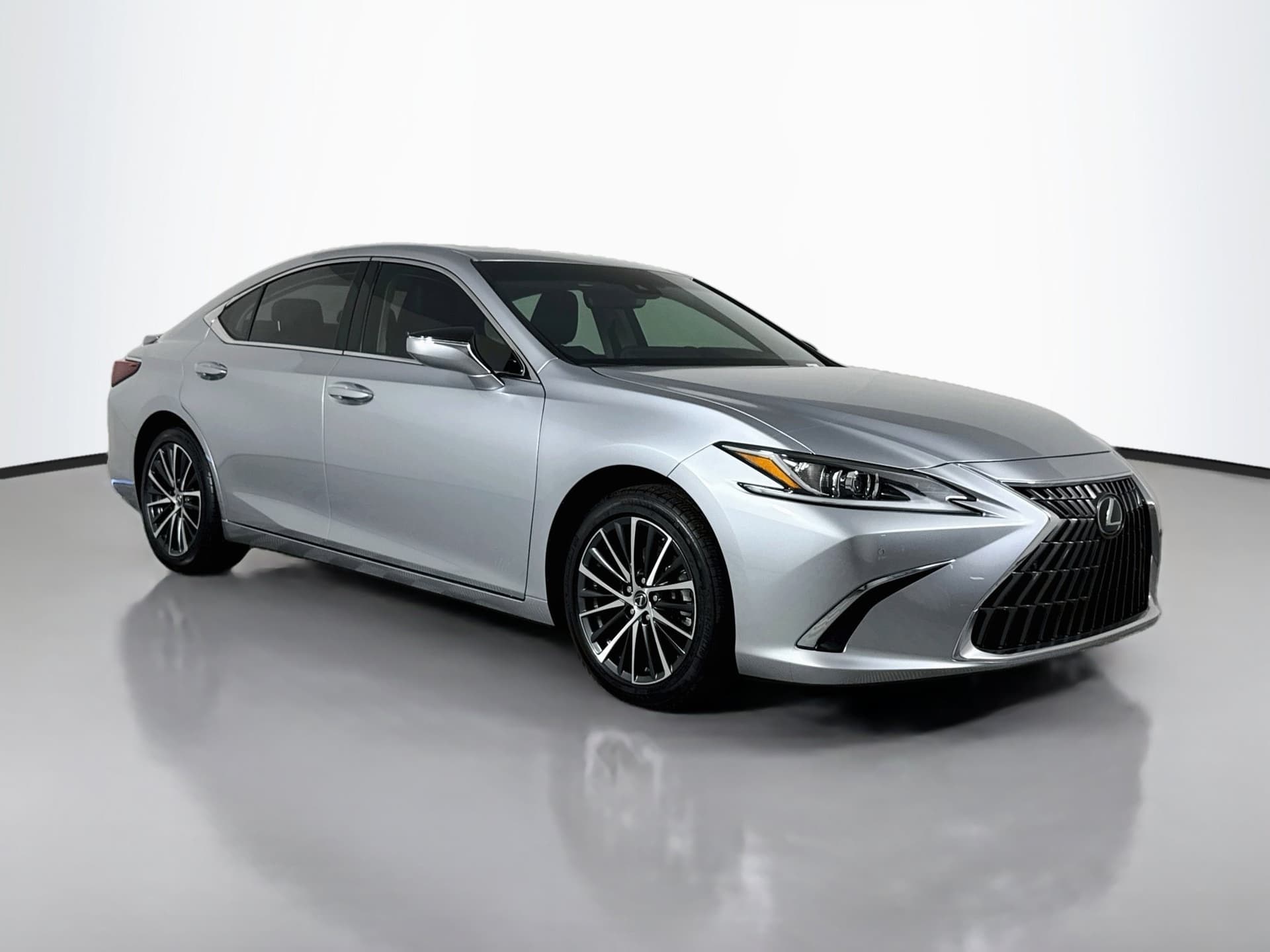 2024 Lexus ES ES 300h — photo 1 of 38