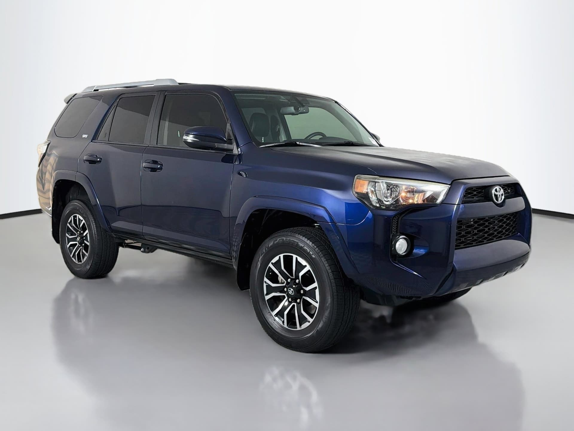 2018 Toyota 4Runner SR5 Premium — photo 1 of 37