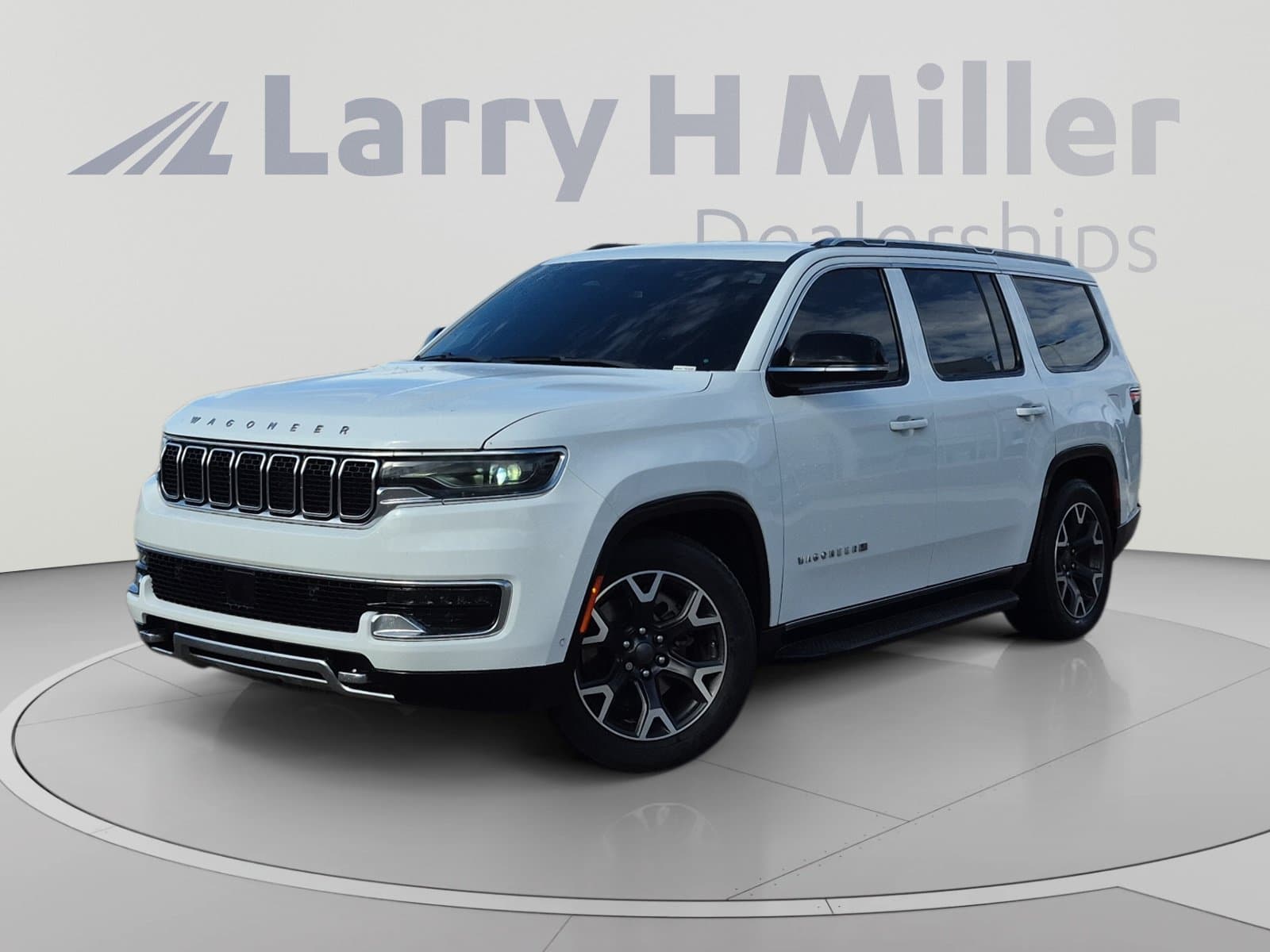2023 Jeep Wagoneer Series III — photo 1 of 34