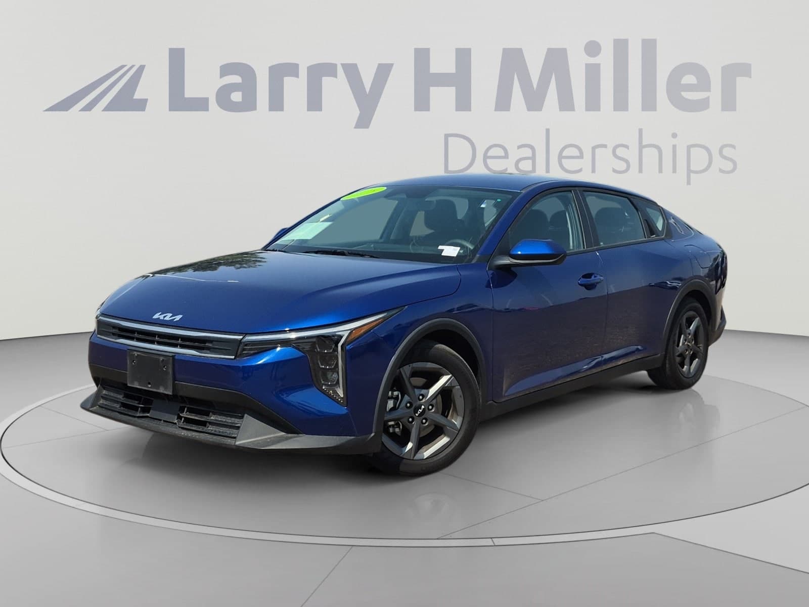 2025 Kia K4 LXS — photo 1 of 34