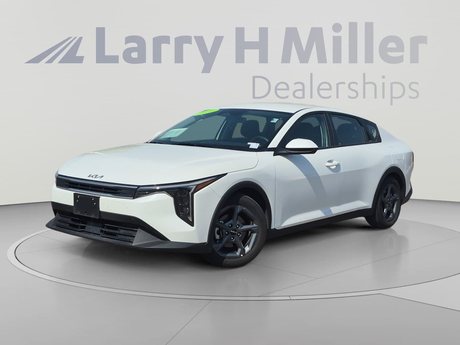 2025 Kia K4 LXS — photo 1 of 34