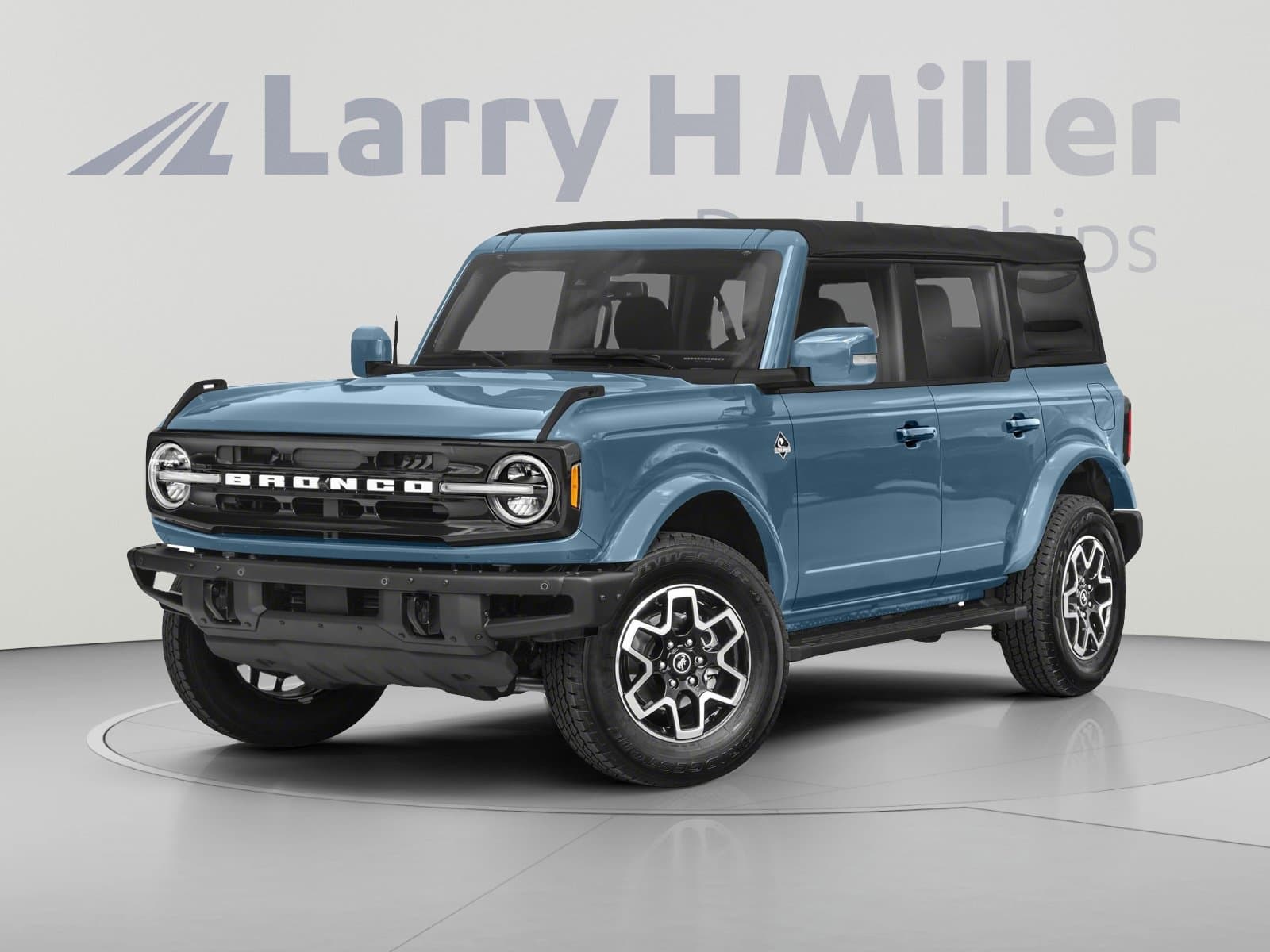 2023 Ford Bronco Base — photo 1 of 12
