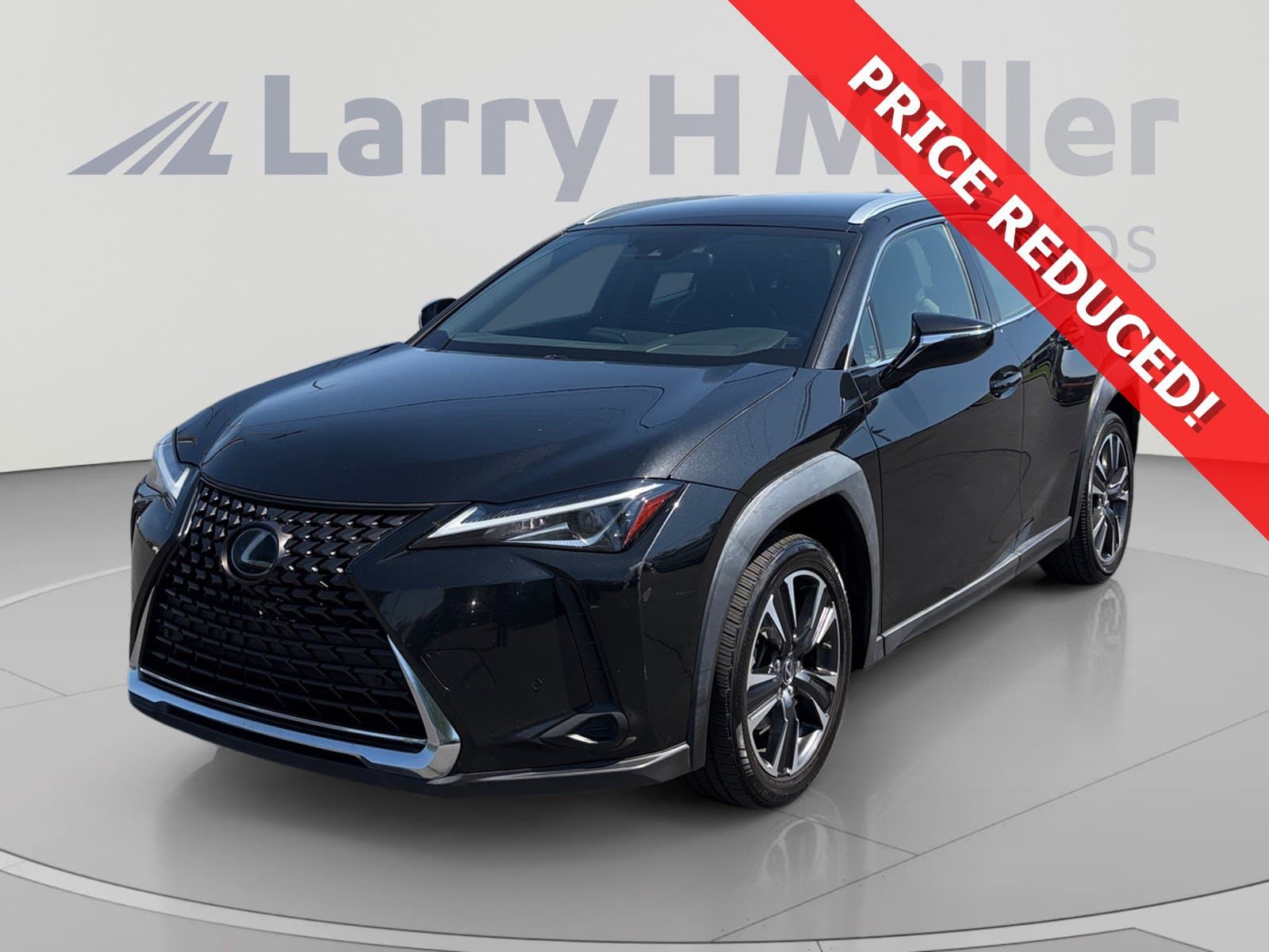 2021 Lexus UX Base — photo 1 of 32