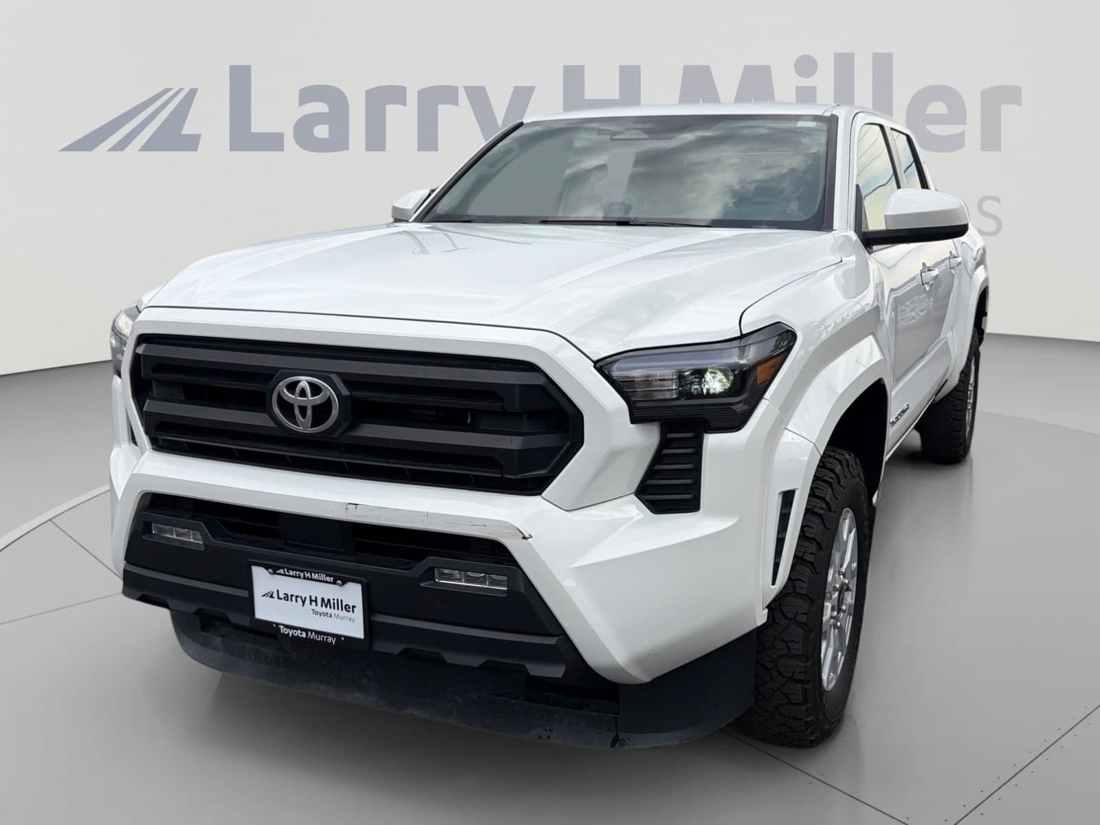 2024 Toyota Tacoma 4WD SR5 — photo 1 of 33