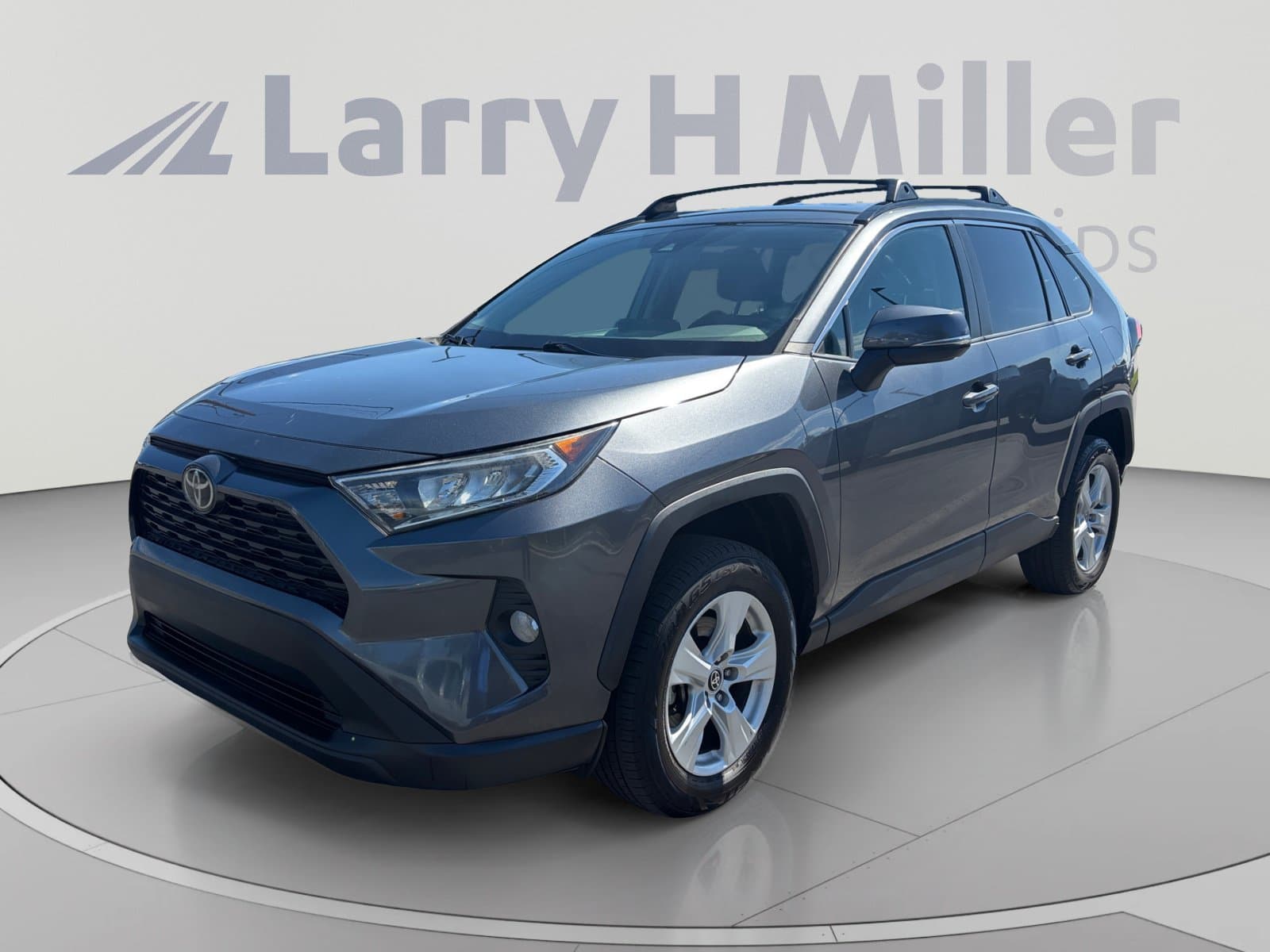 2021 Toyota RAV4 XLE — photo 1 of 33