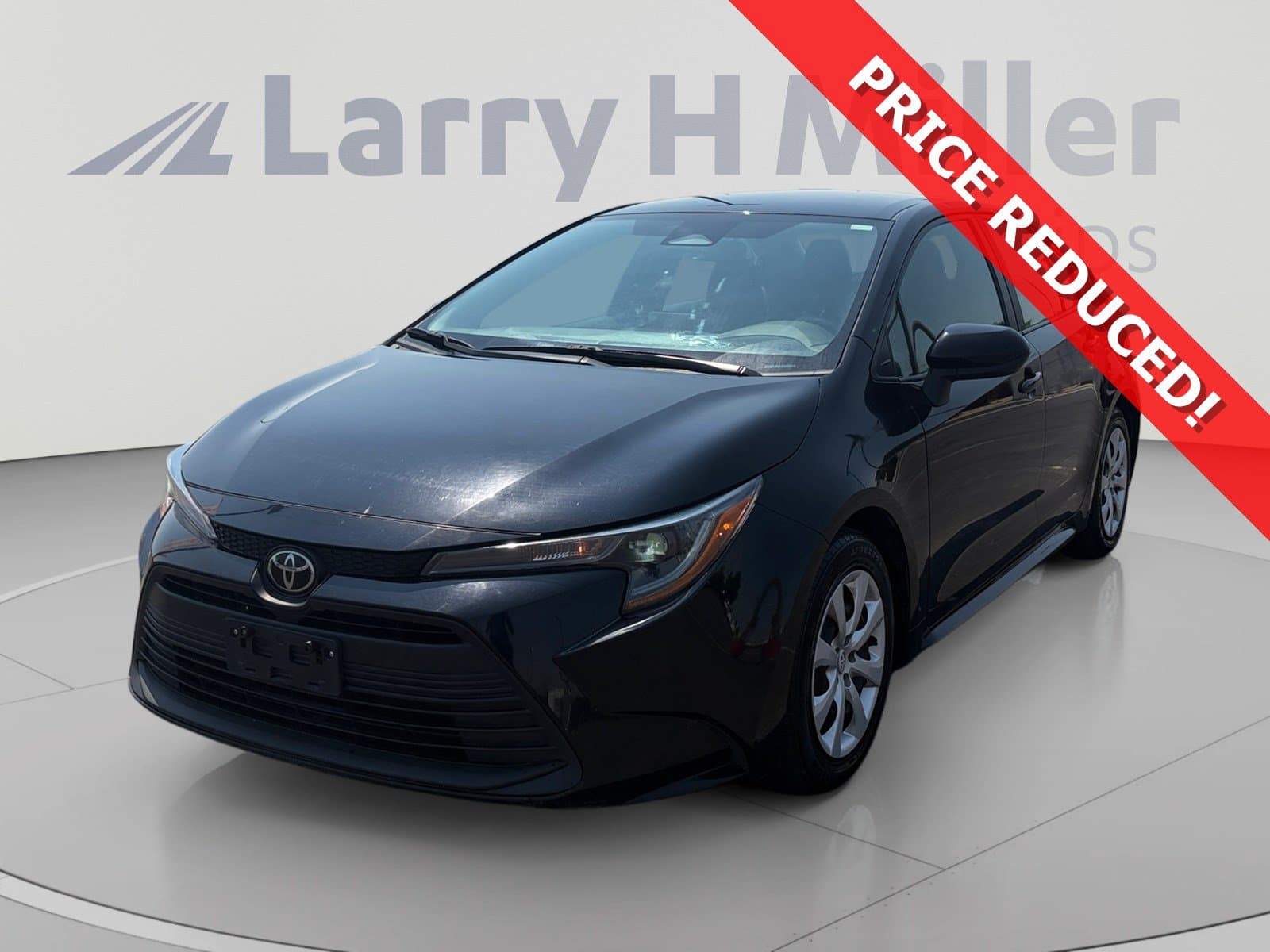 2024 Toyota Corolla LE — photo 1 of 33