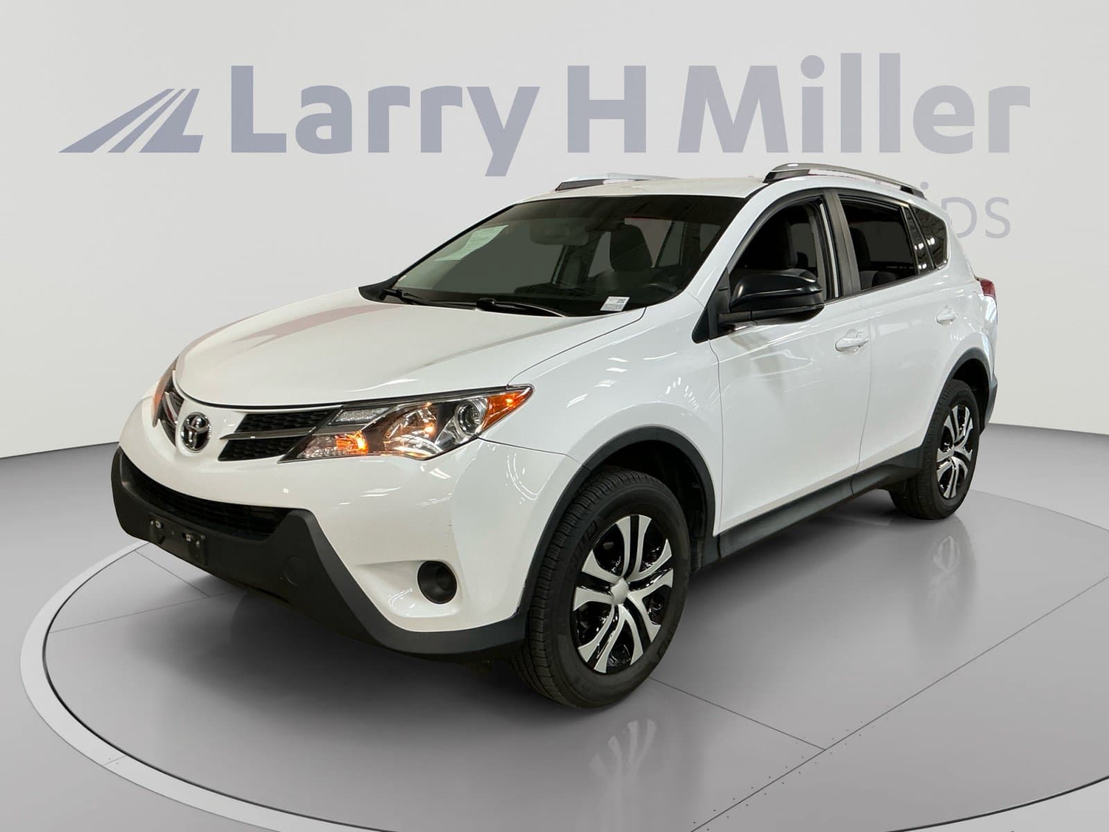 2015 Toyota RAV4 Base — photo 1 of 35