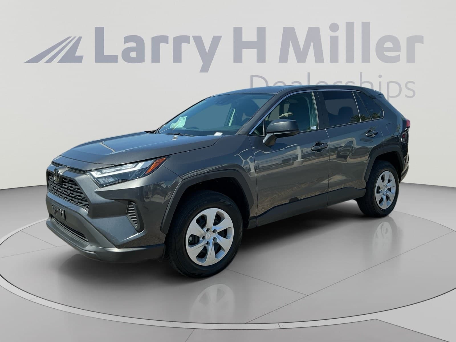 2025 Toyota RAV4 LE — photo 1 of 34