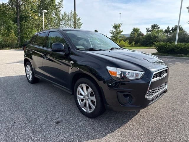 2014 Mitsubishi Outlander Sport ES — photo 1 of 12