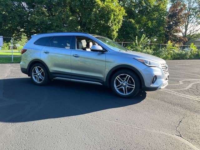 2017 Hyundai Santa Fe Limited Ultimate — photo 1 of 12