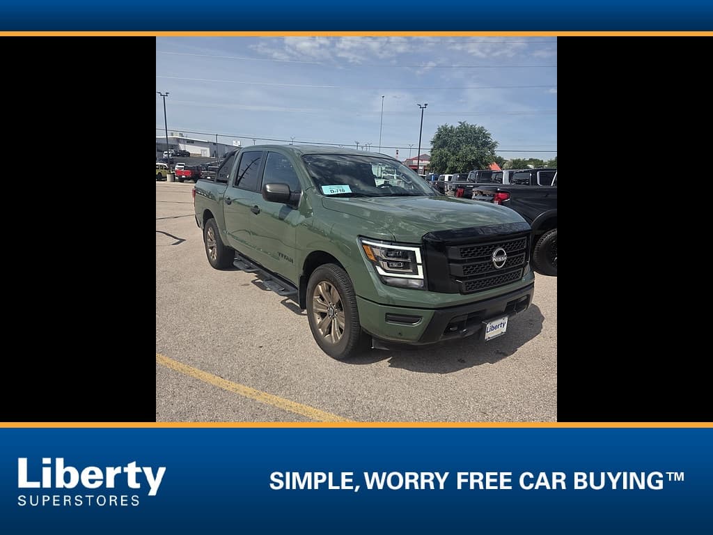 2024 Nissan Titan SV — photo 1 of 4
