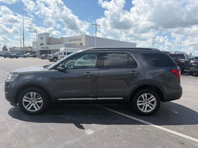 2018 Ford Explorer XLT — photo 1 of 15