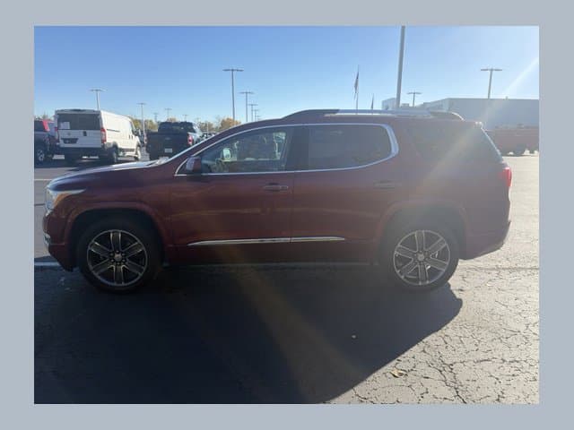 2019 GMC Acadia Denali — photo 1 of 18