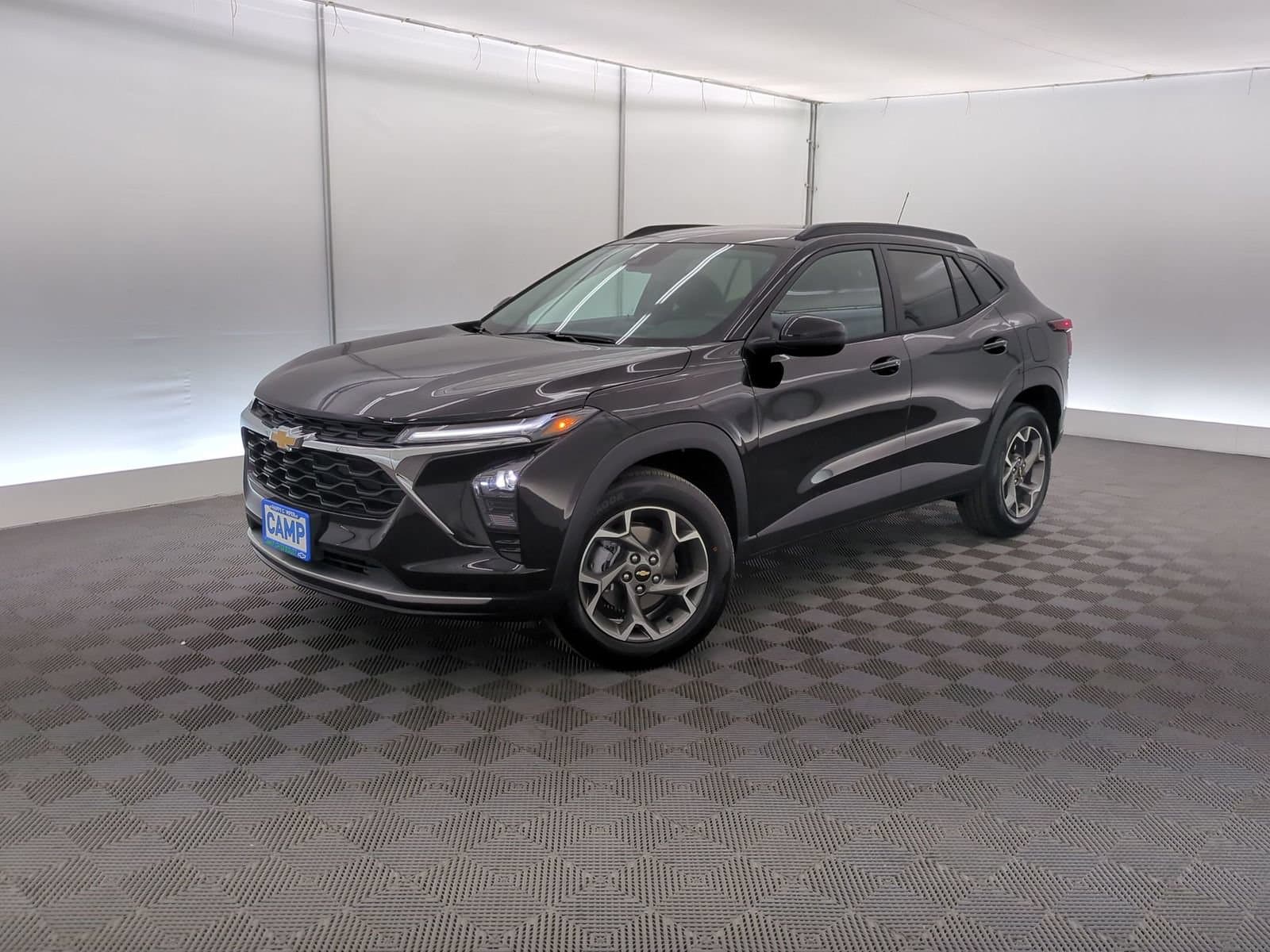 2026 Chevrolet Trax LT — photo 1 of 40