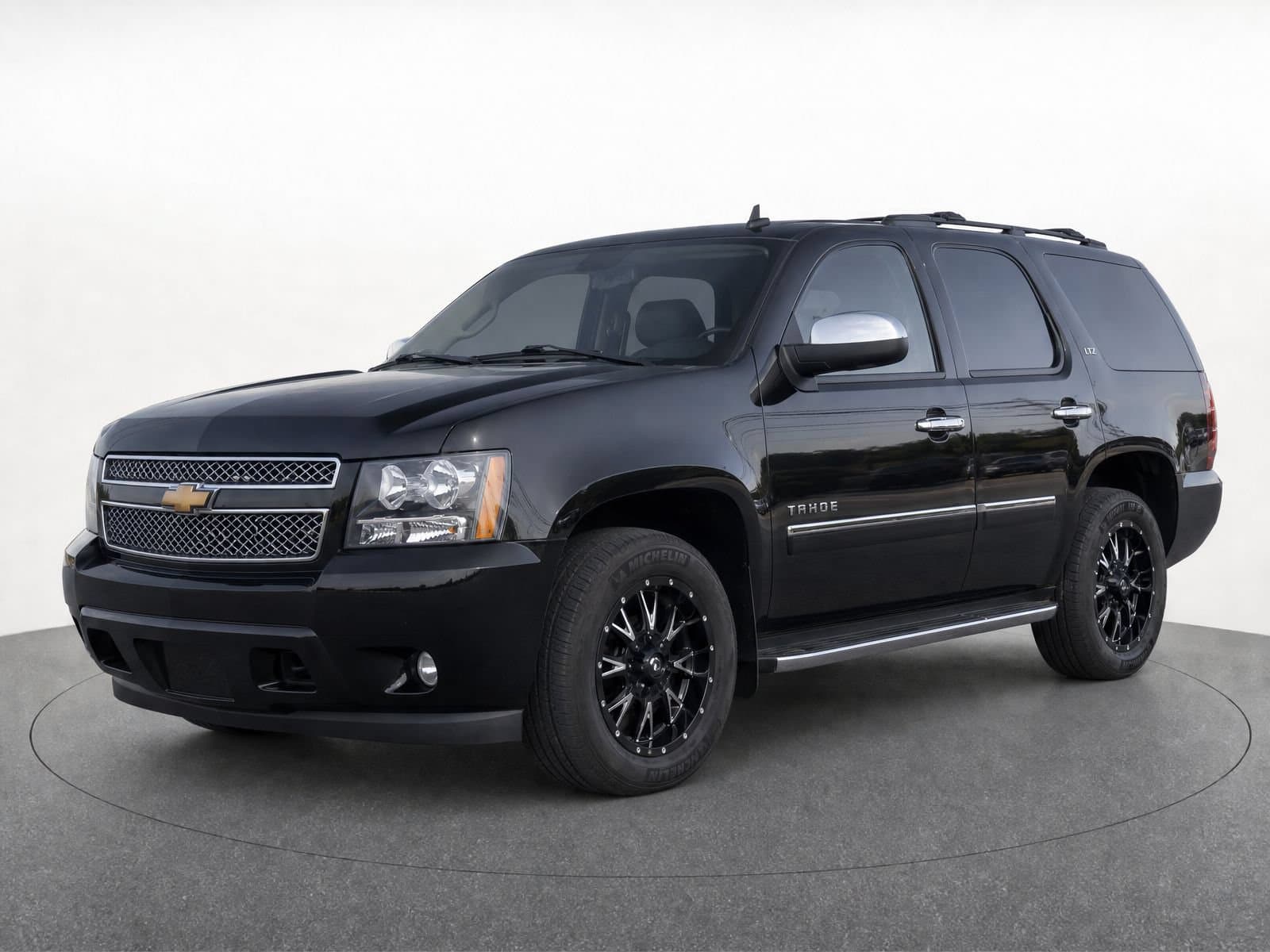 2014 Chevrolet Tahoe LTZ — photo 1 of 8