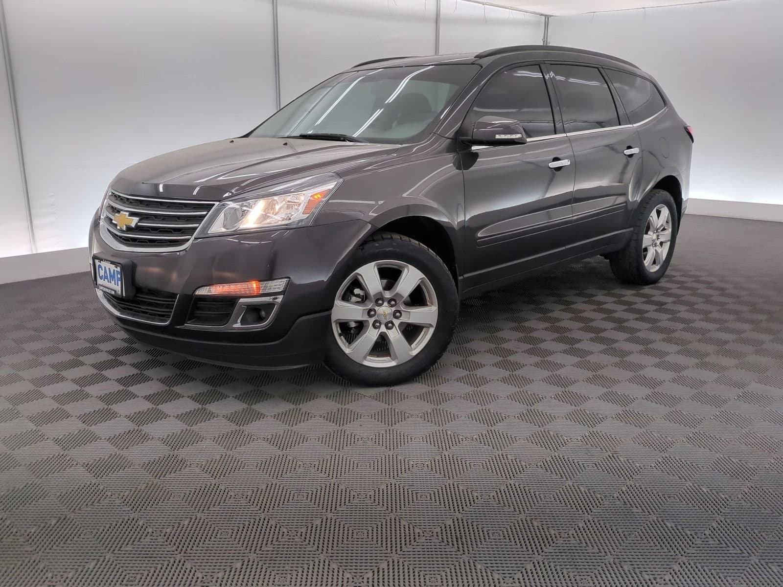 2017 Chevrolet Traverse LT — photo 1 of 34