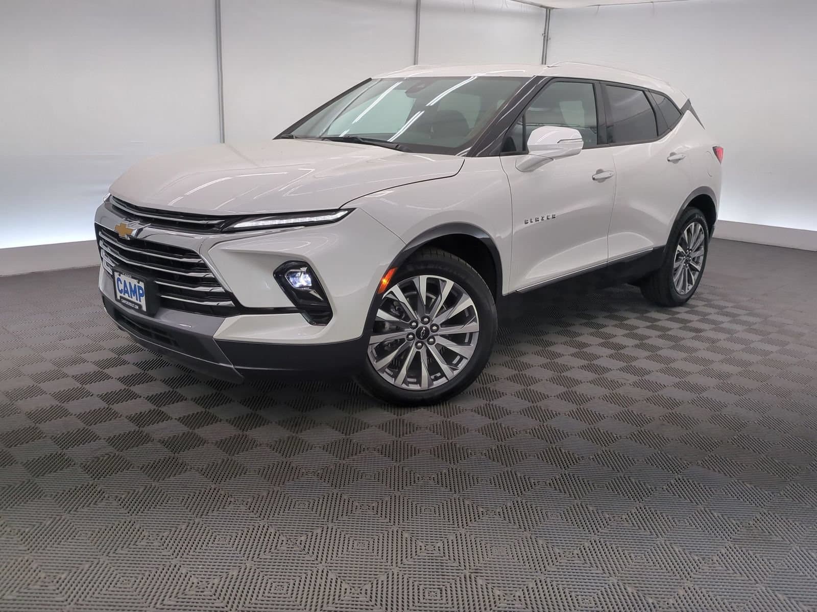 2023 Chevrolet Blazer Premier — photo 1 of 35