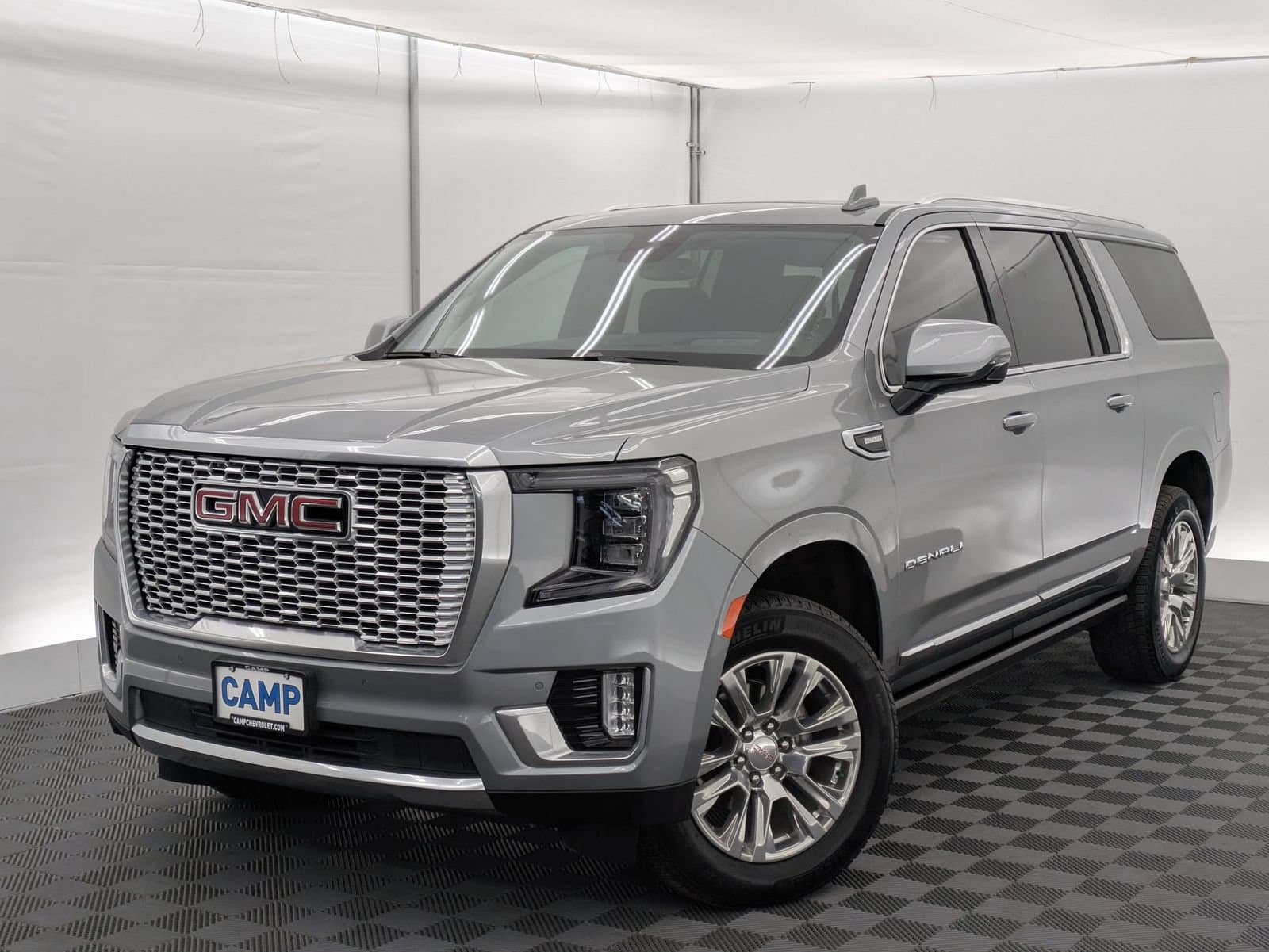 2024 GMC Yukon XL Denali — photo 1 of 37