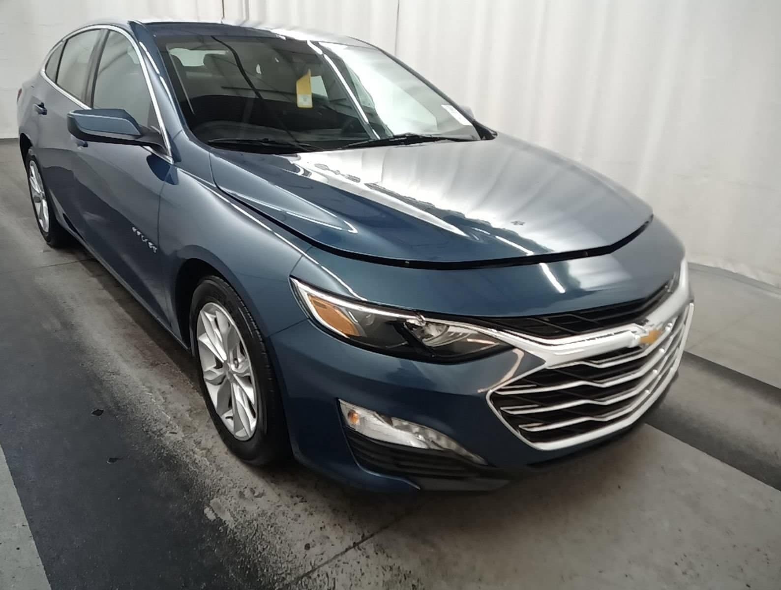 2024 Chevrolet Malibu 1LT — photo 1 of 8