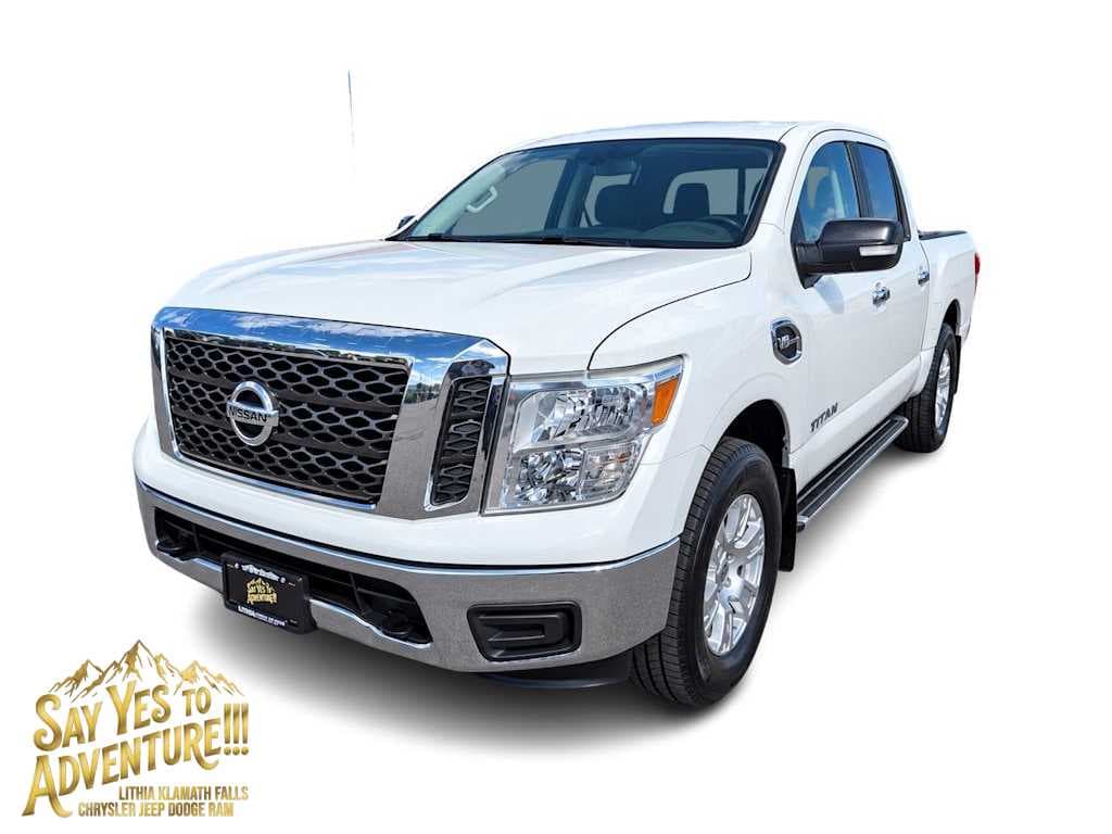 2017 Nissan Titan SV — photo 1 of 14