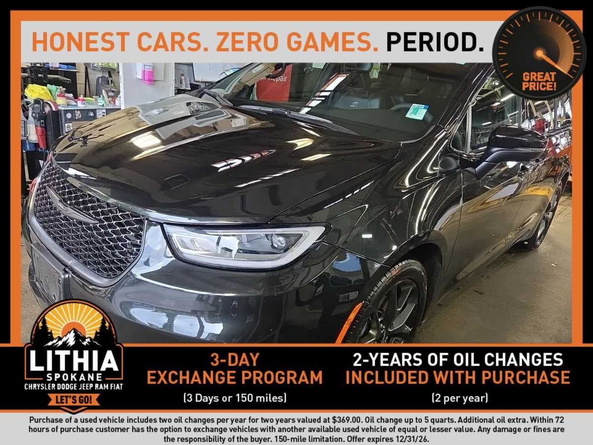 2023 Chrysler Pacifica Touring L — photo 1 of 8