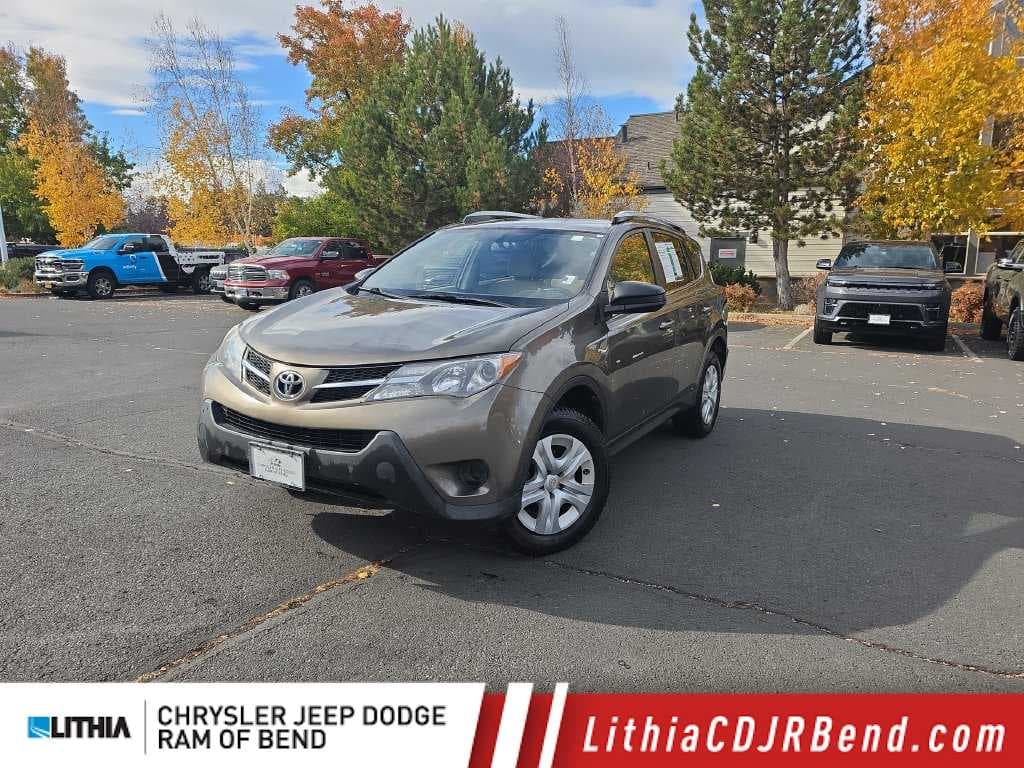 2013 Toyota RAV4 LE — photo 1 of 8