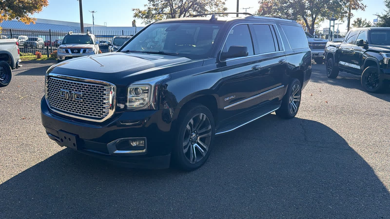2017 GMC Yukon XL Denali — photo 1 of 11