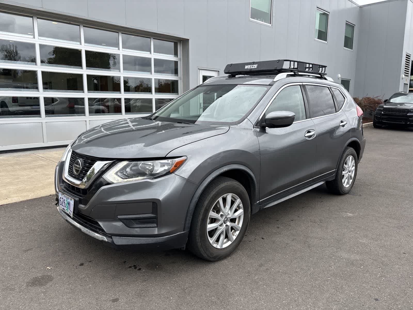 2020 Nissan Rogue SV — photo 1 of 21