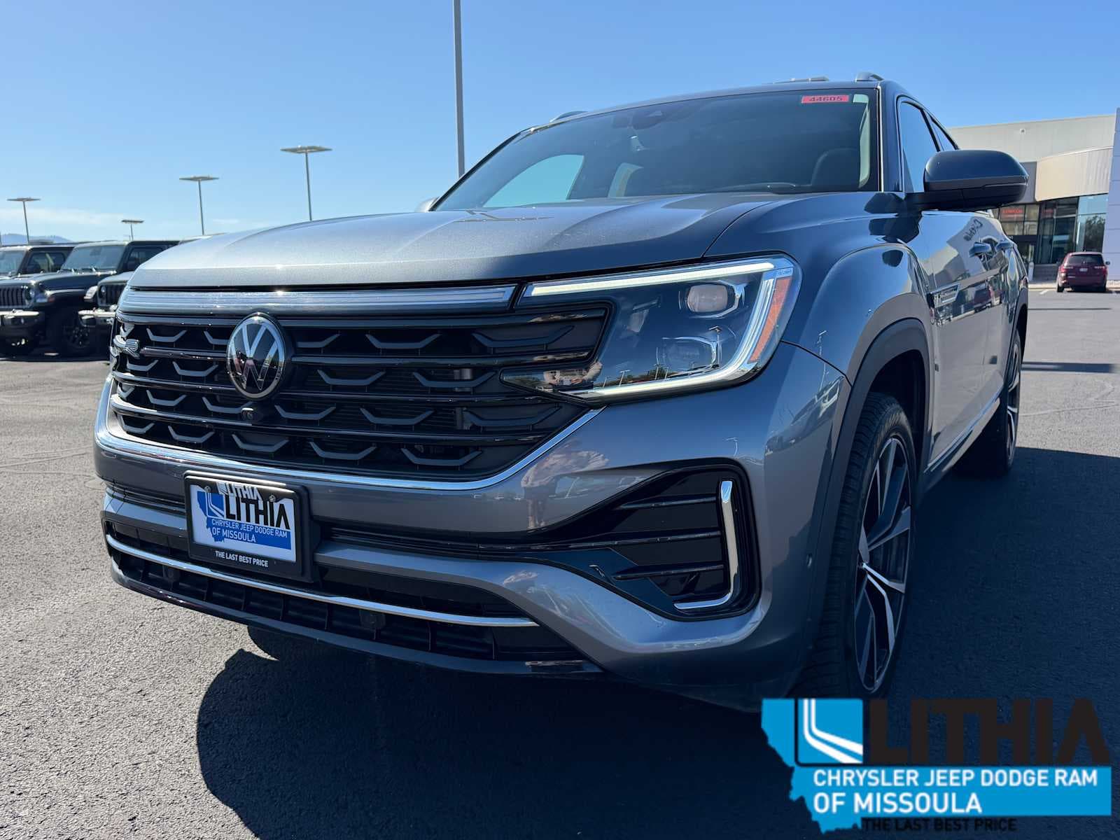 2024 Volkswagen Atlas Cross Sport 2.0T SEL Premium R-Line — photo 1 of 29