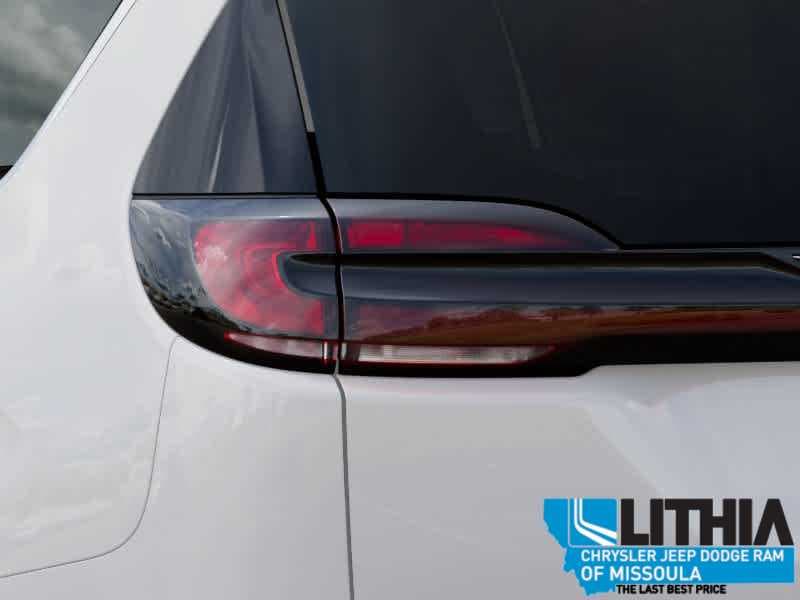 2027 Chrysler Pacifica Select — photo 1 of 20