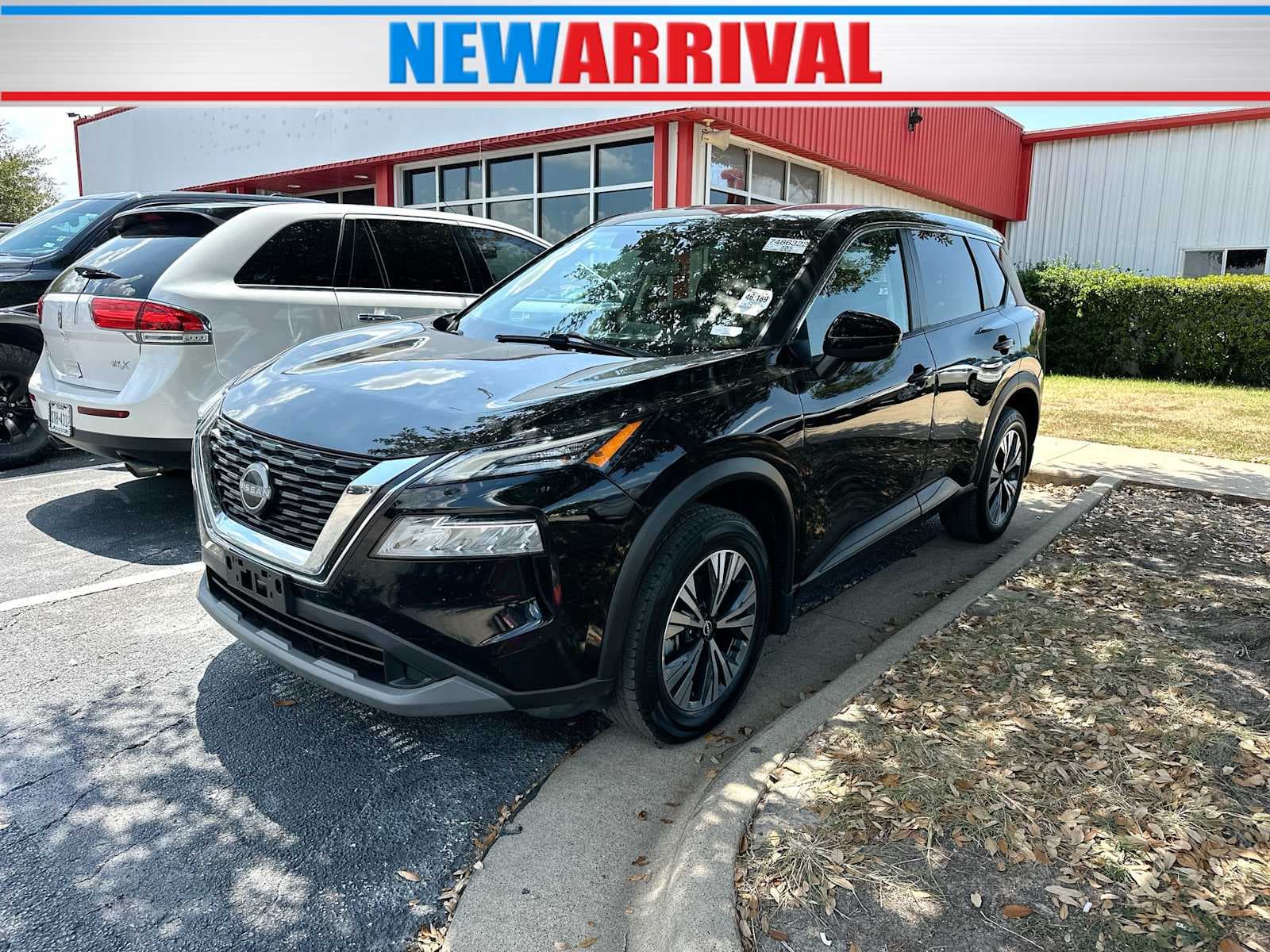 2022 Nissan Rogue SV — photo 1 of 6