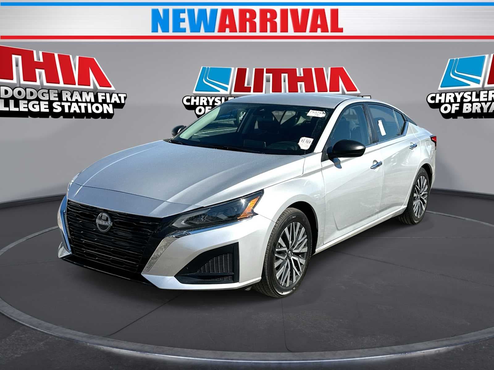 2025 Nissan Altima SV — photo 1 of 7