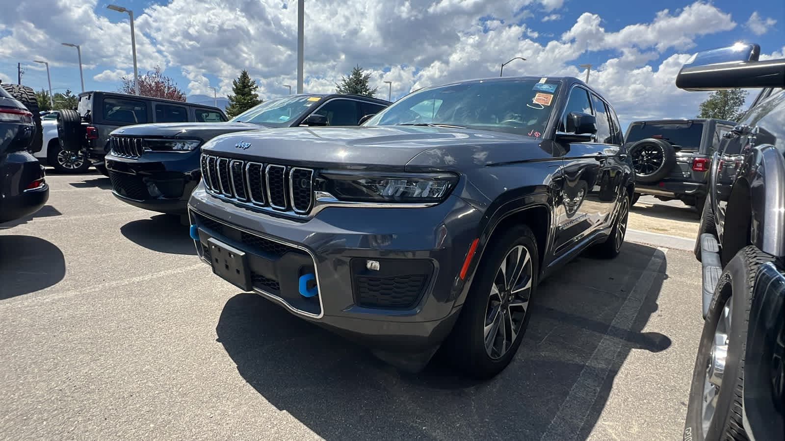 2024 Jeep Grand Cherokee 4xe Overland — photo 1 of 10