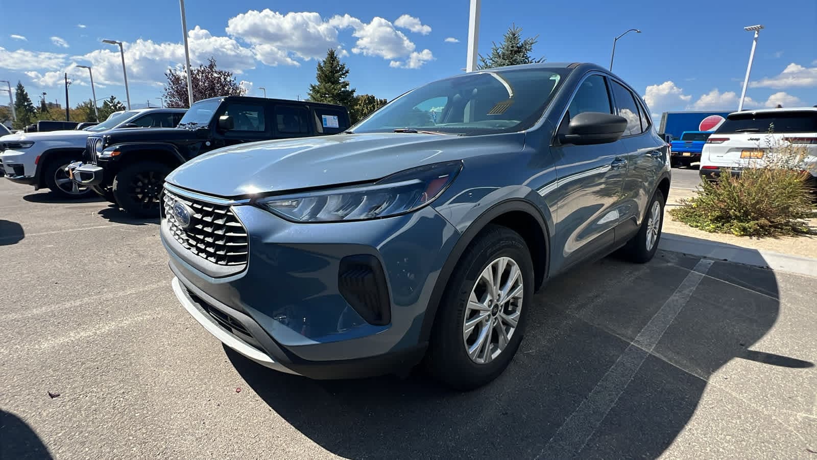 2023 Ford Escape Active — photo 1 of 10