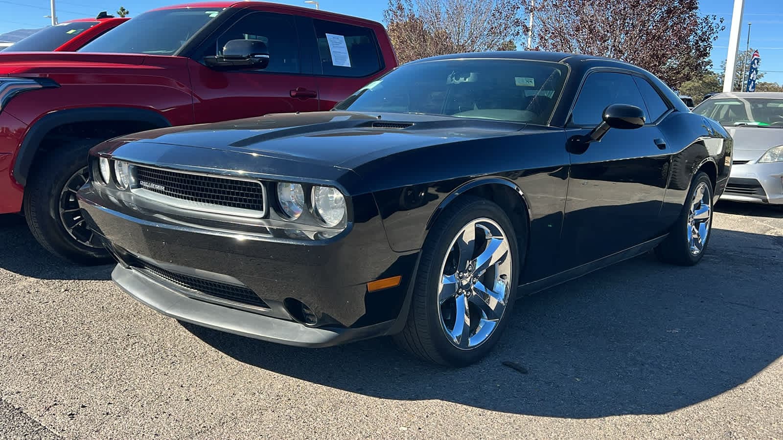 2013 Dodge Challenger SXT — photo 1 of 10