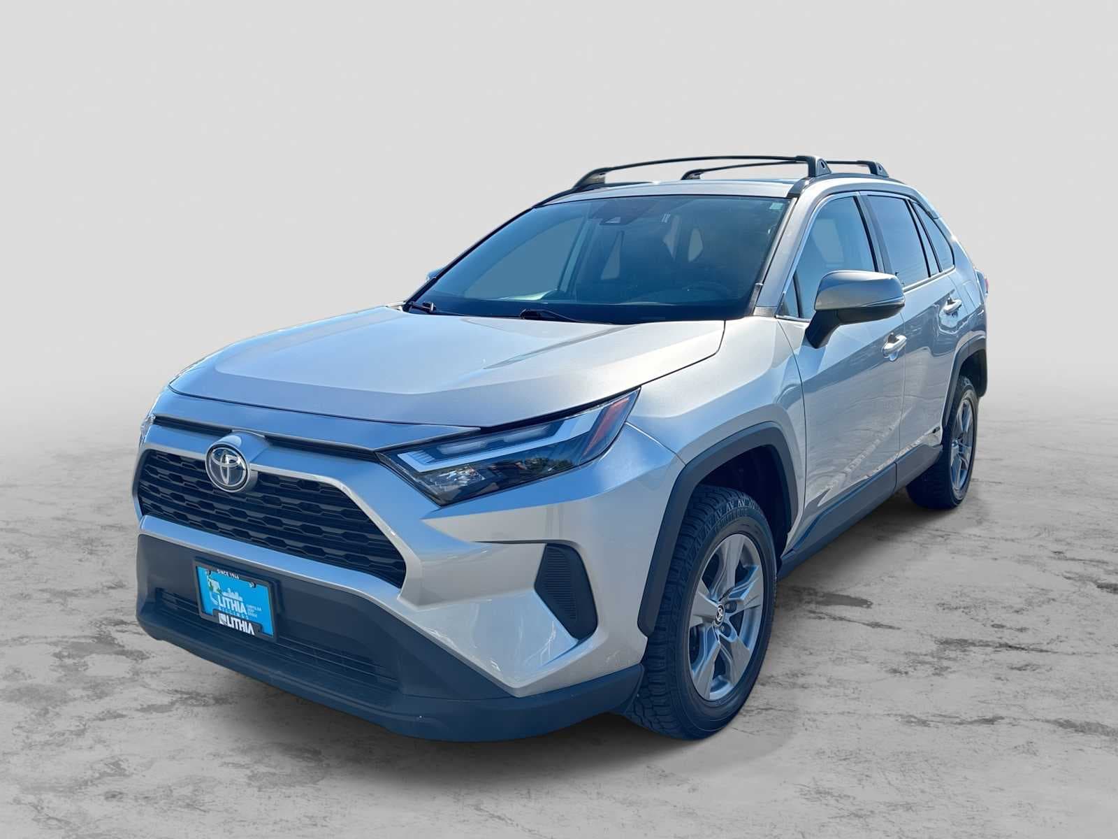 2022 Toyota RAV4 Base — photo 1 of 26