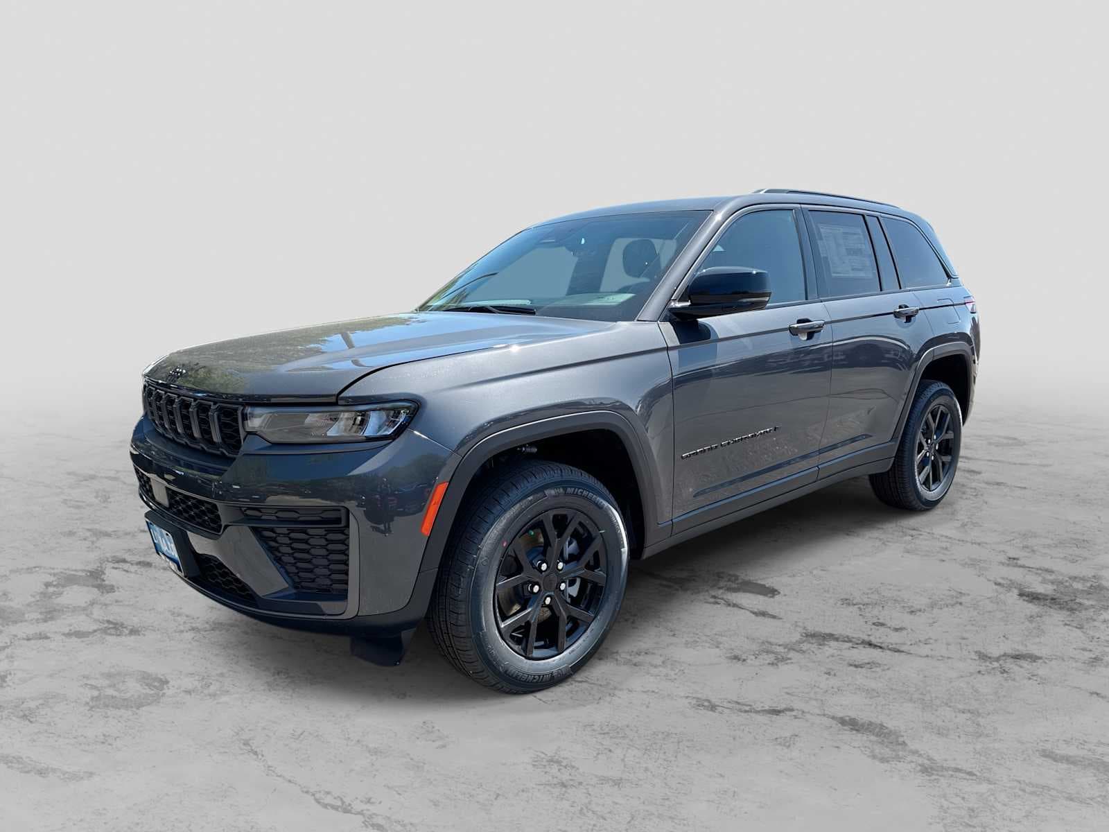 2026 Jeep Grand Cherokee Laredo Altitude — photo 1 of 38