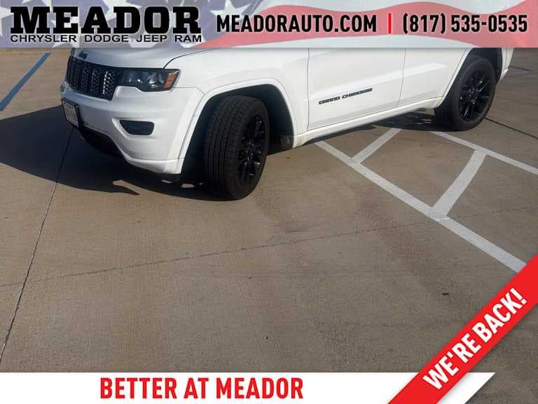 2020 Jeep Grand Cherokee Laredo — photo 1 of 25
