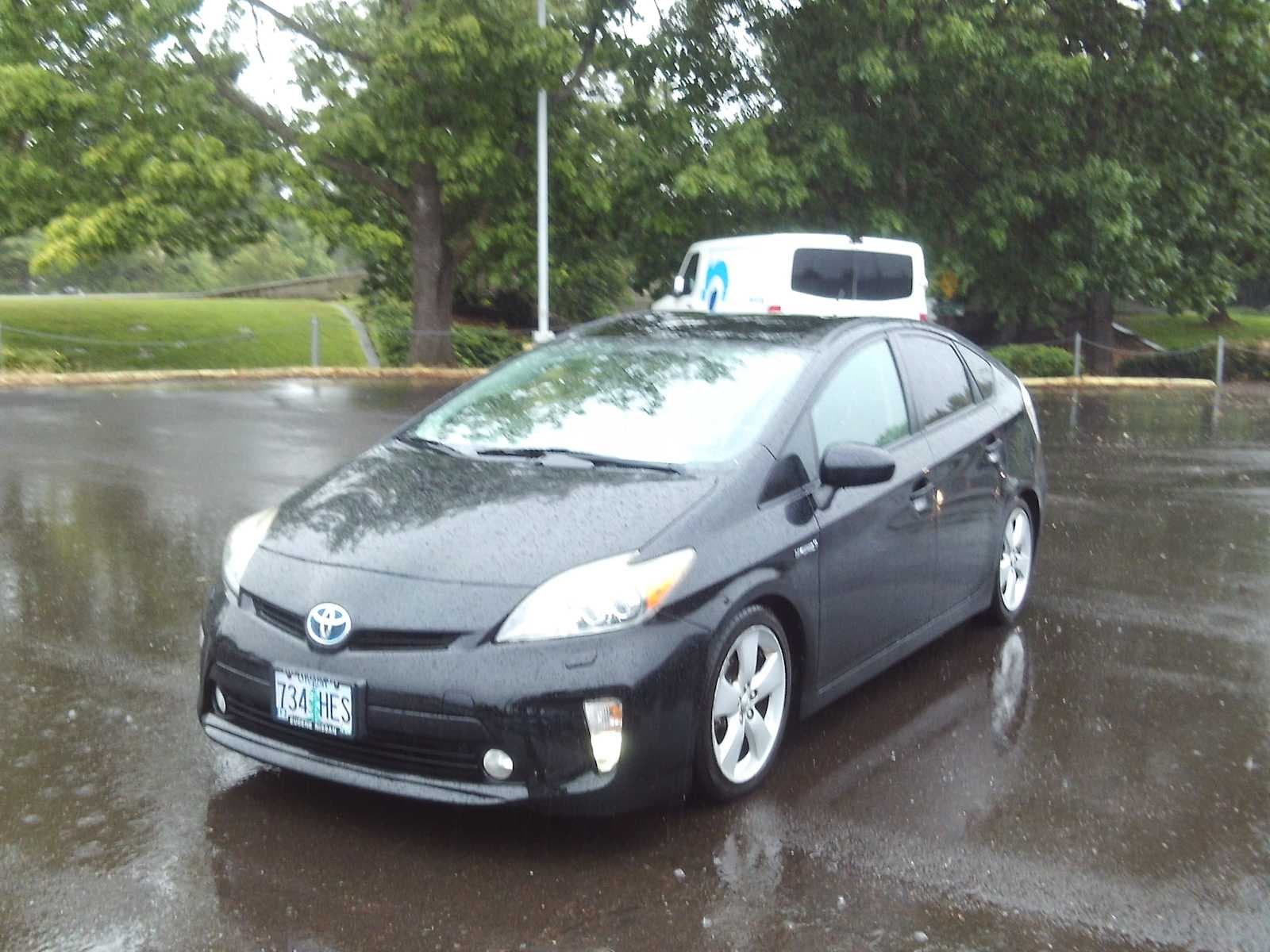 2015 Toyota Prius Five — photo 1 of 9