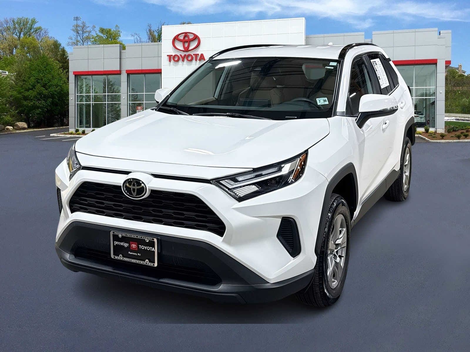2025 Toyota RAV4 XLE — photo 1 of 32
